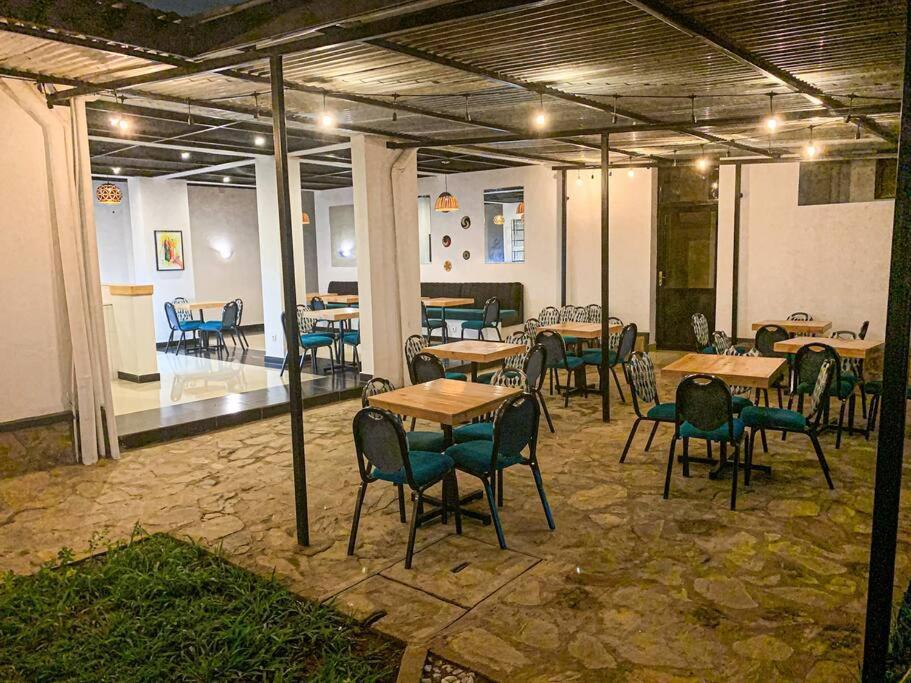 City Center Apartments Bujumbura Exteriör bild